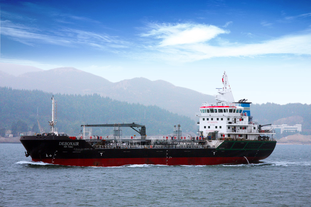 1-5600吨油船.jpg